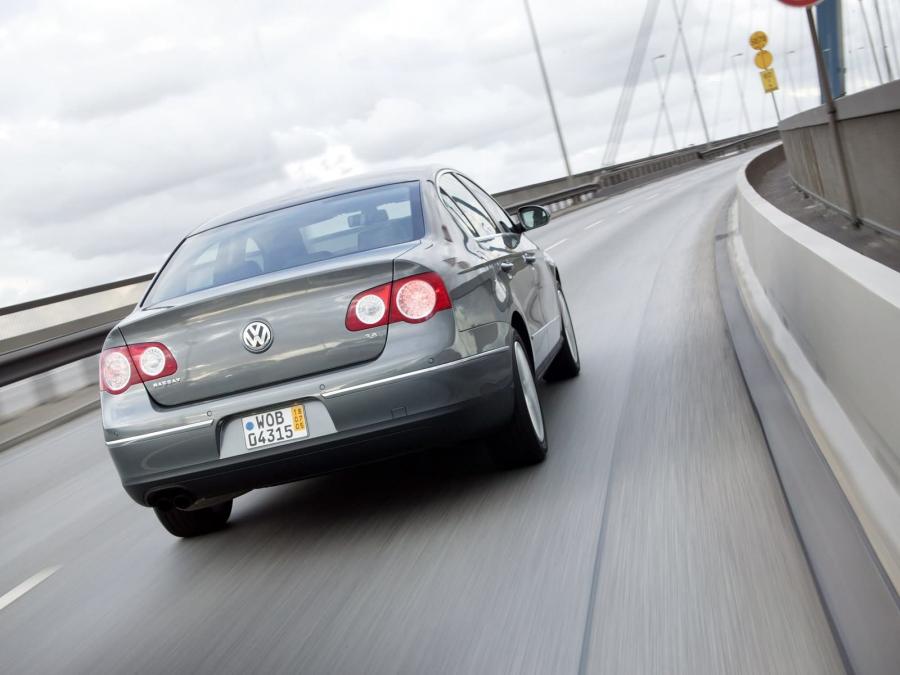  Volkswagen Passat 3.6 2006 года  (US) (фото 16 из 32)